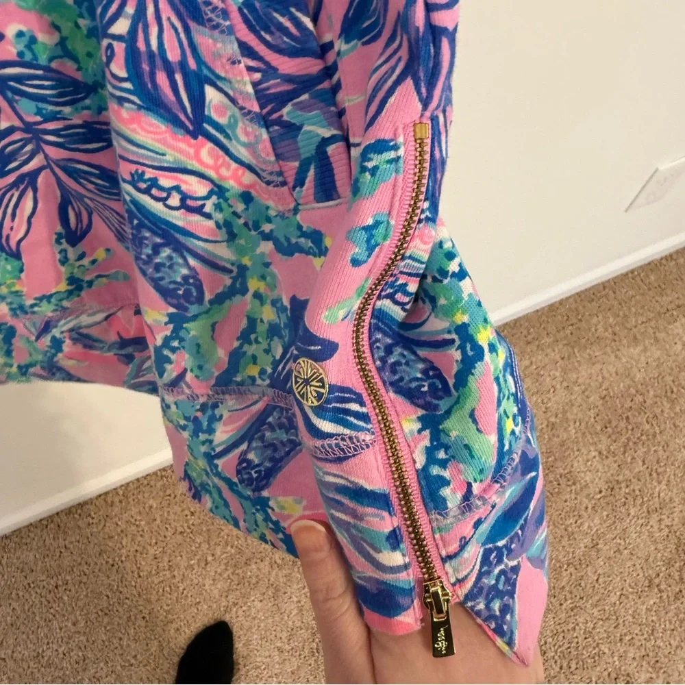 Lilly Pulitzer Luxletic Beach Comber Pullover Size Extra Small - Picture 5 of 7